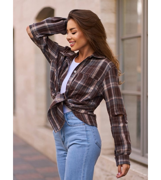 Коричнево-серая фланелевая рубашка с вырезами на рукавах