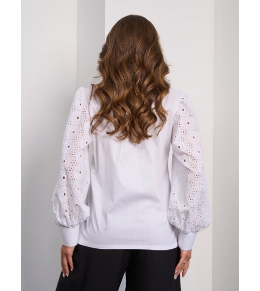 Белая коттоновая рубашка с рукавами из прошвы