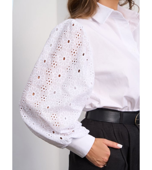 Белая коттоновая рубашка с рукавами из прошвы