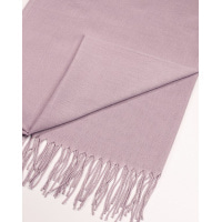 Розовый однотонный шарф-палантин с бахромой