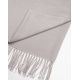 Серый однотонный шарф-палантин с бахромой