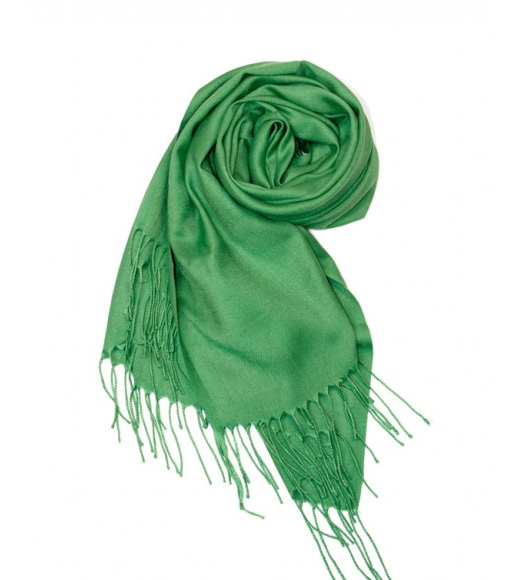 Зеленый однотонный шарф-палантин с бахромой