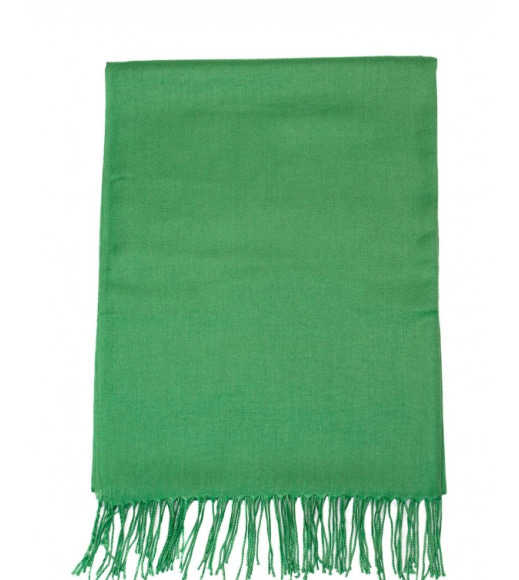 Зеленый однотонный шарф-палантин с бахромой