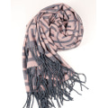 Розовый кашемировый шарф с принтом