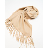 Бежевый однотонный шарф-палантин с бахромой