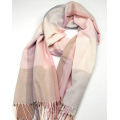 Рожево-бежевий тонкий картатий шарф-палантин