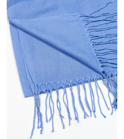 Синий однотонный шарф-палантин с бахромой