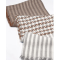 Коричневый шарф-палантин с орнаментом