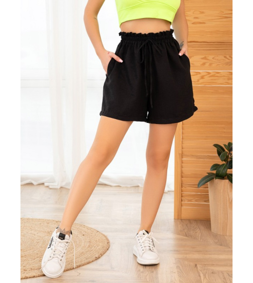 Черные текстурированные шорты с рюшами на талии