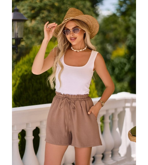 Коричневые текстурированные шорты с рюшами на талии