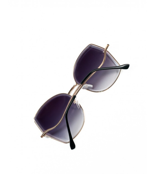 Темно-серые солнцезащитные очки с оправой бабочкой