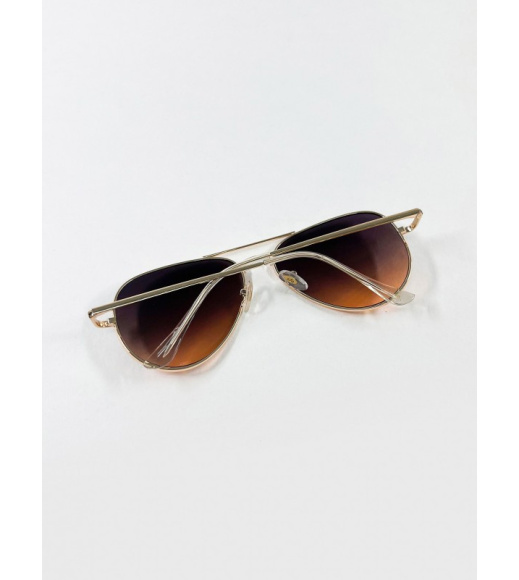 Коричневые солнцезащитные очки авиаторы