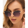 Солнцезащитные очки кошечки с черными линзами