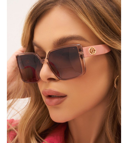 Рожеві квадратні сонцезахисні окуляри