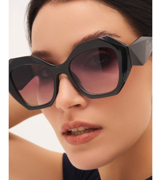 Черные солнцезащитные очки с градиентом