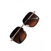 Чорні сонцезахисні окуляри в стилі ретро