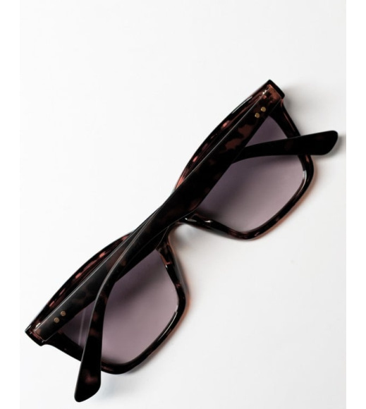 Леопардовые солнцезащитные очки с квадратной оправой