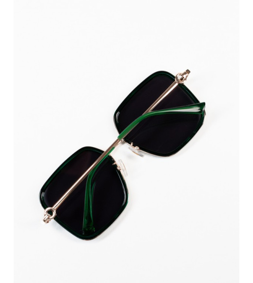 Чорно-зелені сонцезахисні окуляри в стилі ретро