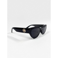 Черные солнцезащитные очки в ретро стиле