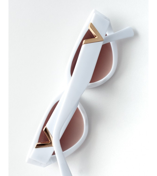 Белые футуристические солнцезащитные очки