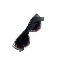 Темно-серые солнцезащитные очки с градиентом