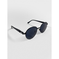 Черные очки с темными линзами