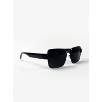 Черные очки с темными линзами