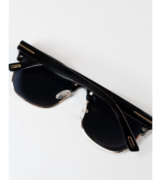 Чорні сонцезахисні окуляри клабмайстри