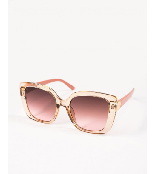 Розовые солнцезащитные очки в ретро стиле