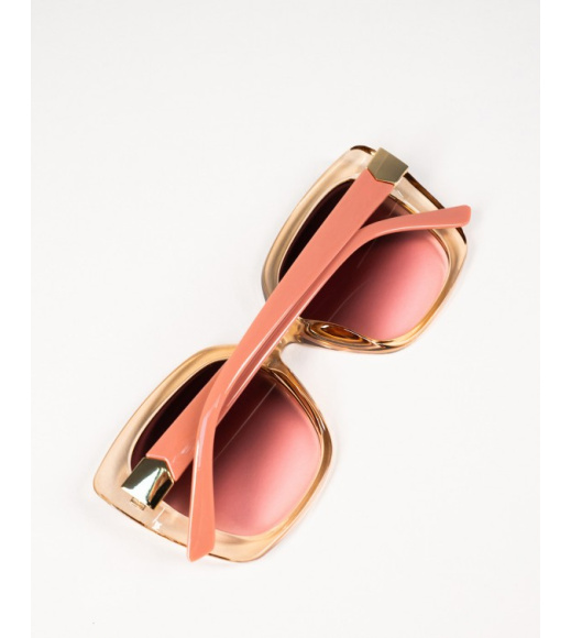Рожеві сонцезахисні окуляри в стилі ретро