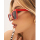 Солнцезащитные очки с красной вытянутой оправой