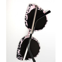 Солнцезащитные очки с черно-розовой оправой