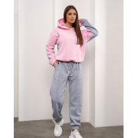 Светло-серый утепленный костюм с розовой вставкой