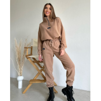 Бежевый флисовый костюм с воротником-стойкой