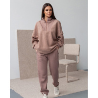 Бежевый теплый костюм с вставками