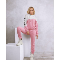 Бело-розовый теплый костюм с принтом