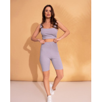 Серый фактурный костюм с топом и велосипедками