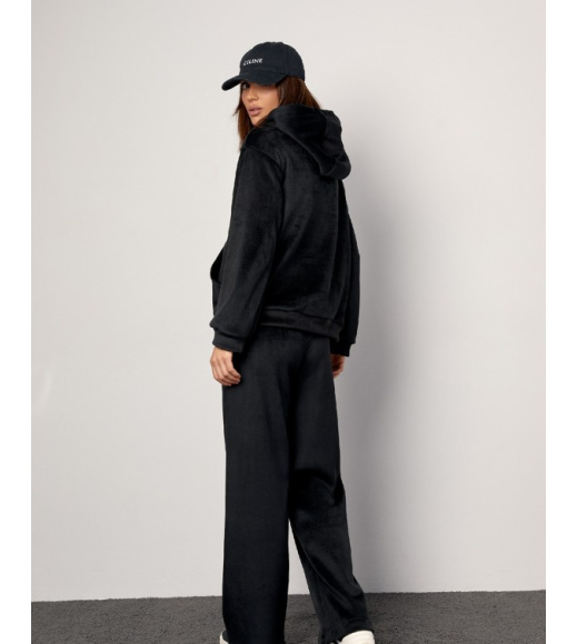 Черный свободный костюм из двустороннего велюра