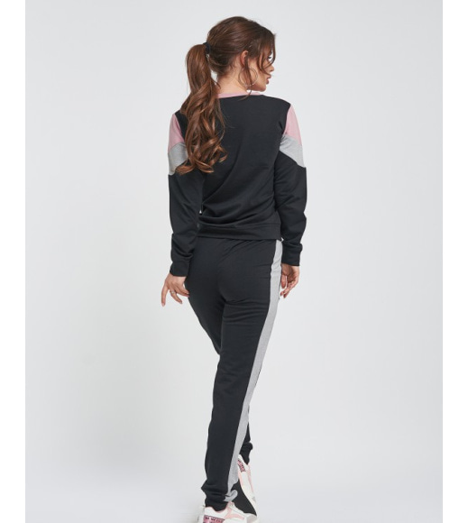 Черный спортивный костюм с розово-серыми вставками