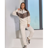 Белый флисовый костюм с принтованными вставками