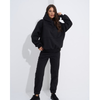 Свободный костюм черного цвета из трикотажа на меху