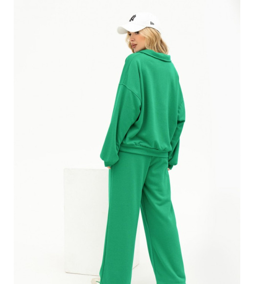 Зеленый трикотажный свободный костюм с воротником
