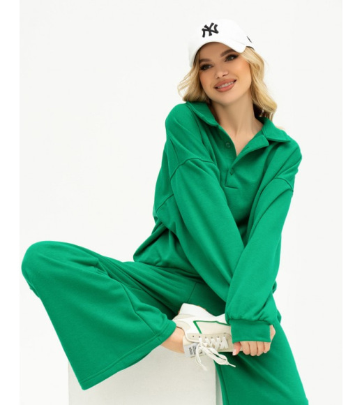 Зеленый трикотажный свободный костюм с воротником
