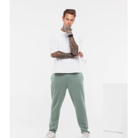 Трикотажный костюм с футболкой и мятными штанами