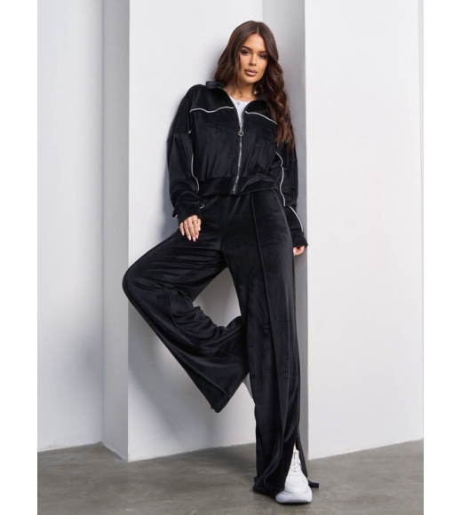 Черный велюровый костюм с разрезами