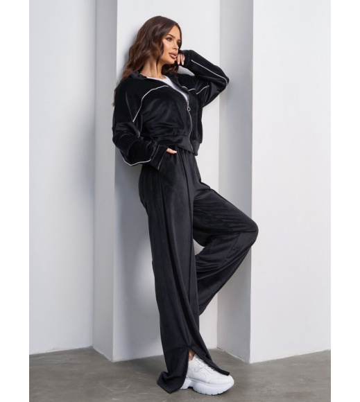Черный велюровый костюм с разрезами