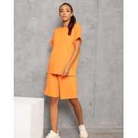 Трикотажный оранжевый костюм с шортами