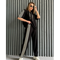 Черный трикотажный костюм с тесемками