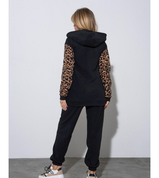 Флисовый черный костюм с леопардовой вставкой