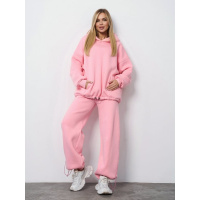Розовый утепленный костюм свободного кроя